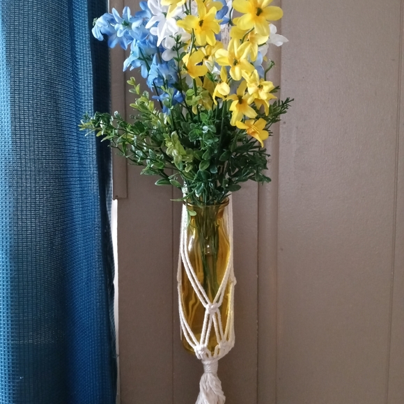 Macrame plant holder - Picture 1 of 4